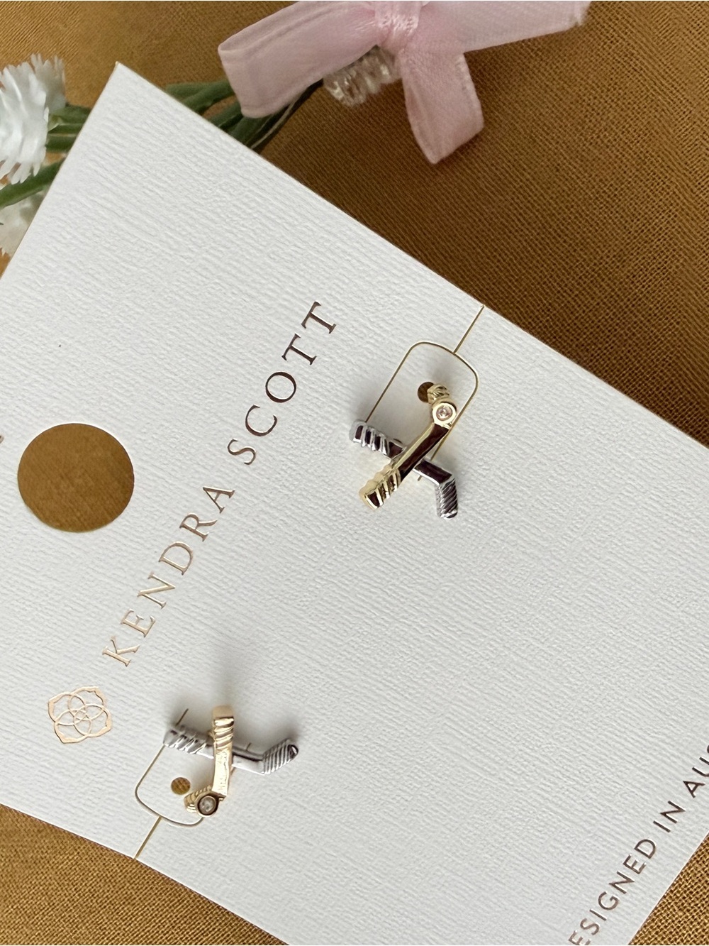 Kendra Scott Hockey Stick Pendant Necklace and Earrings Gold/Silver Matching Set - Picture 4 of 12